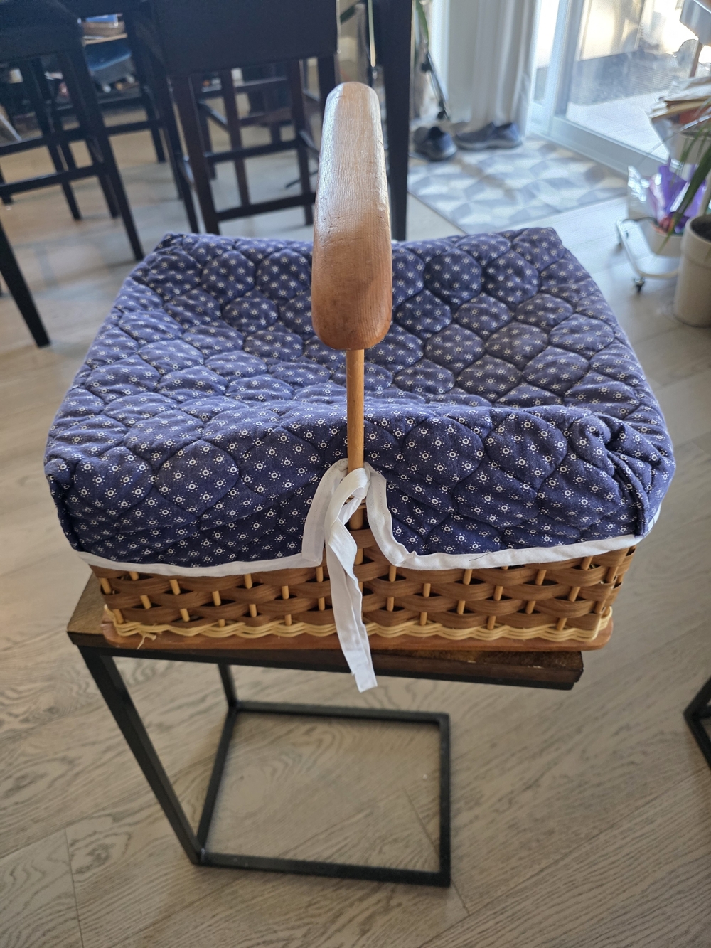 Vintage Woven Picnic Basket with Quilted Navy Blue Lid